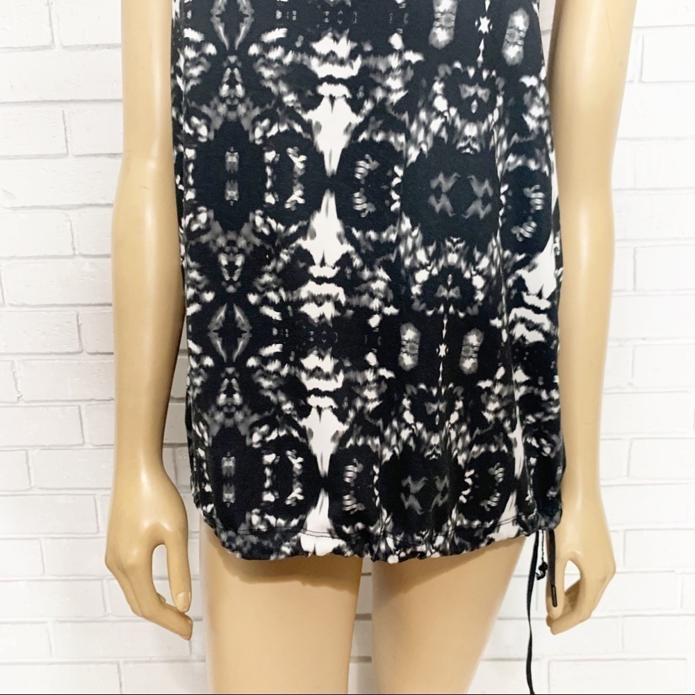 Fabletics Women’s Abstract‎ Tank - Picture 3 of 11